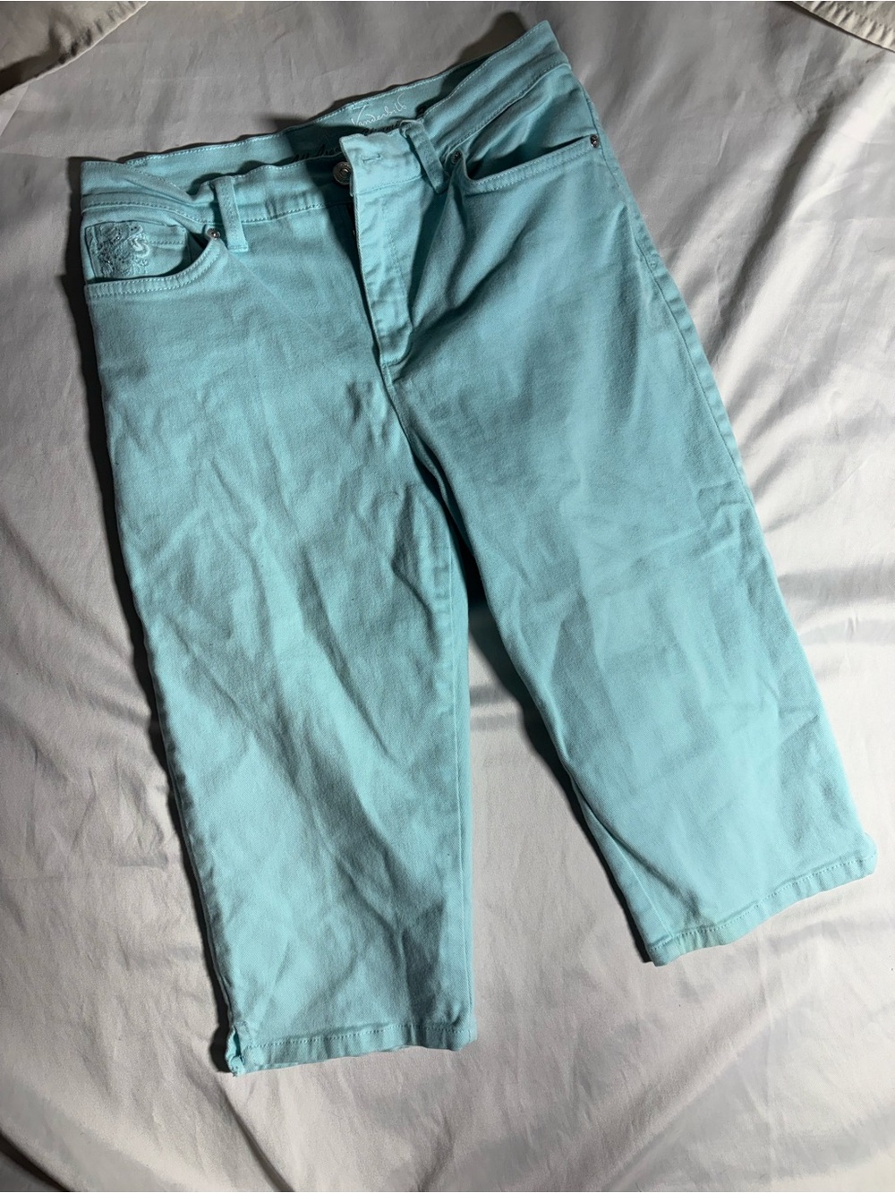 Gloria Vanderbilt Light Aqua Capris